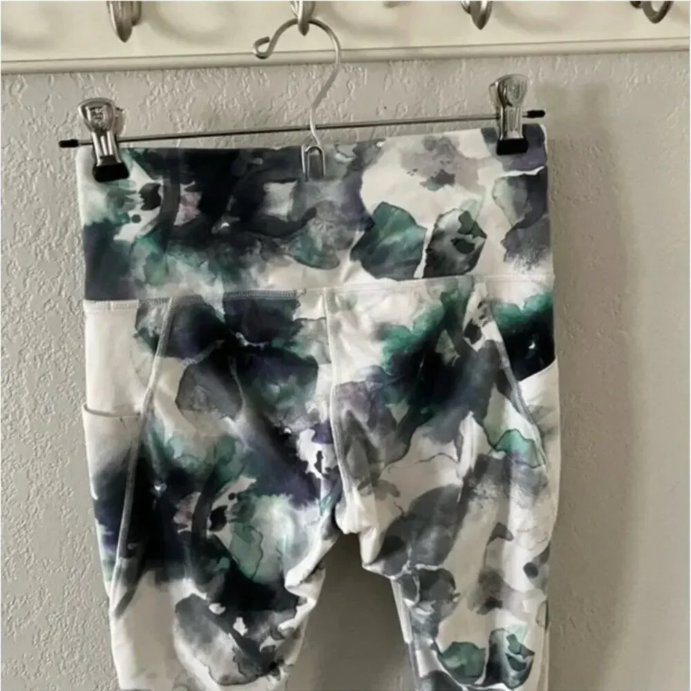 Athleta Watercolor Floral 7/8 Side Pocket Leggings - Picture 8 of 10